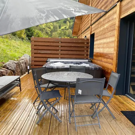Domek alpejski Les Perce Neige & Jacuzzi Privatif, Proximite Gerardmer & La Bresse *